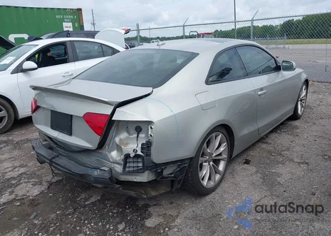 2014 Audi A5 Premium z USA, uszkodzony, nr VIN WAUCFAFR2EA052753